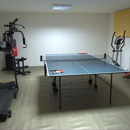 酒店 Pirina Club 3*