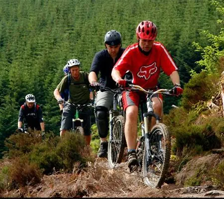 酒店 Pirina Club 3*