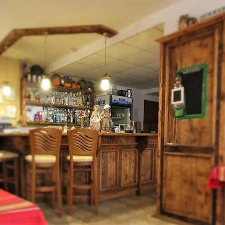 酒店 Pirina Club 3*