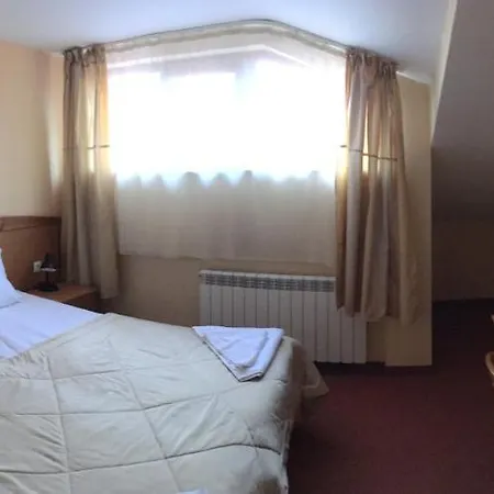 Pirina Club 酒店 班斯科