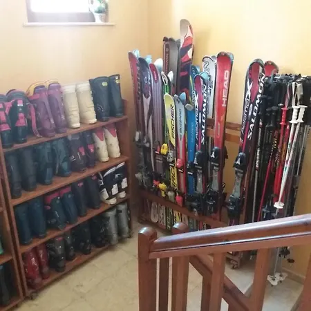 酒店 Pirina Club 3*