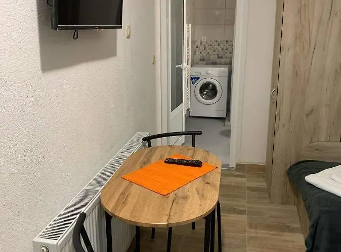 Pirina Club Szálloda